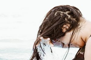 Shampoing : selon cette étude très sérieuse, le meilleur shampoing pour les cheveux coûterait moins de 7 euros seulement