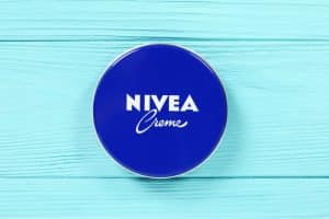 Crème Nivea : Ses différents usages pour prendre soin de son corps