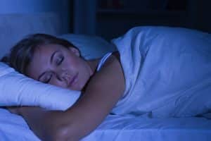La canicule vous prive de sommeil ? Ces 5 astuces vont transformer votre nuit de cauchemar en rêve !